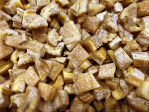dried banana dices